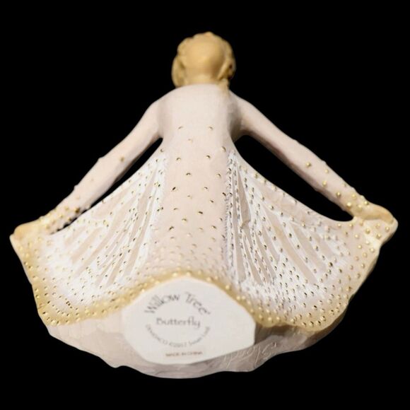 Signed Willow Tree Butterfly sculpted figure by Susan Lordi 6.5” Tall - Picture 5 of 10